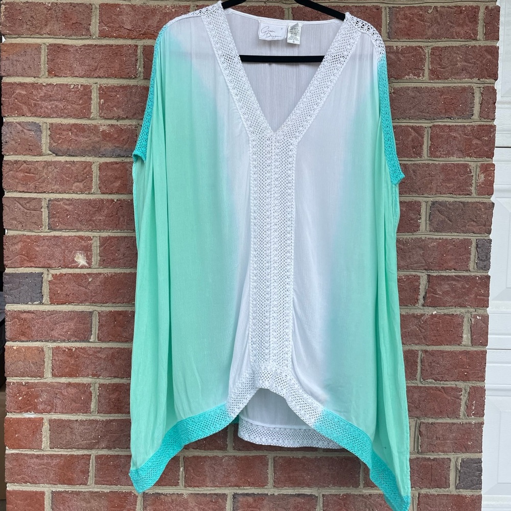 Light Jade Green Dragon Women's Top Size Small
